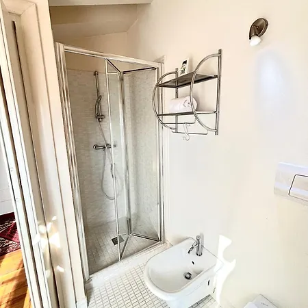 La Del Centro לאזיסה