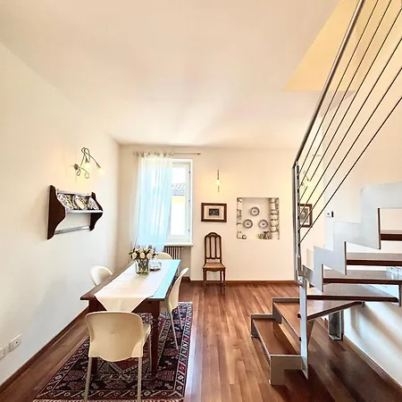 La Del Centro * לאזיסה